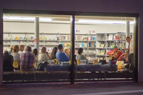 Ljubenović predstavio svoje romane u Švajcarskoj - slika 2