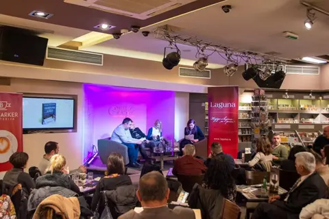 Predstavljen roman „Hipokratova deca“ koji tematizuje aferu o ukradenim bebama iz porodilišta - slika 1