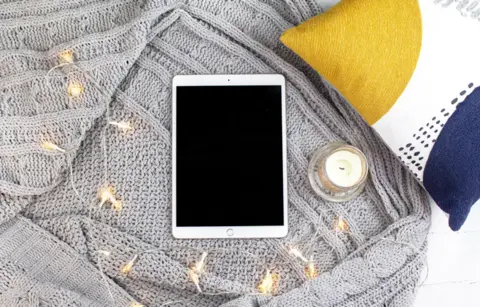 Intervju sa autorom Dejvom Egersom: „Druženje sa mladim ljudima leči duševnu bol“ - slika 1