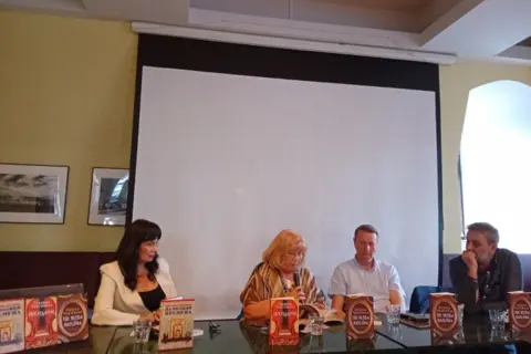 Slavica Mastikosa promovisala roman „Tri hleba nasušna” u Frankfurtu - slika 2
