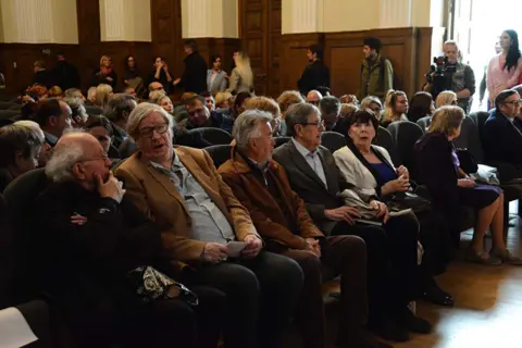 Jelena Bačić Alimpić i Vanja Bulić na uspešnoj tribini „Čajanka u 7 kod Bojića“ - slika 2