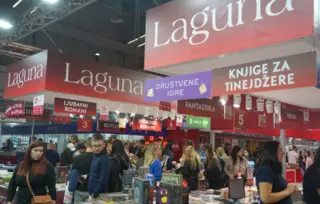 Marijana Čanak, Tanja Stupar Trifunović i Vesna Radusinović u ponedeljak na štandu Lagune
