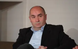 Veče smeha, satire i podsećanja na prave vrednosti – predstavljene knjige Bojana Ljubenovića