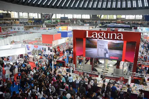 Posetioci Sajma knjiga su dokazali svoju ljubav prema knjizi i poslednjeg dana - slika 1