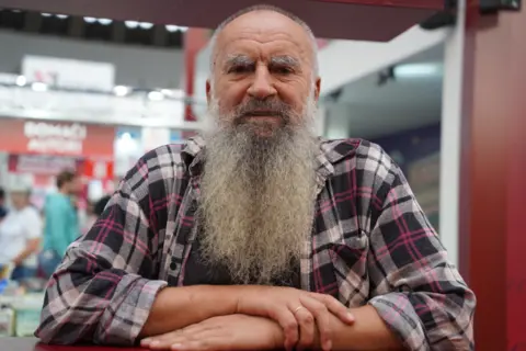 Momčilo Petrović o novom romanu „Da je duži bio dan“: Lična revizije naše posleratne istorije - slika 1