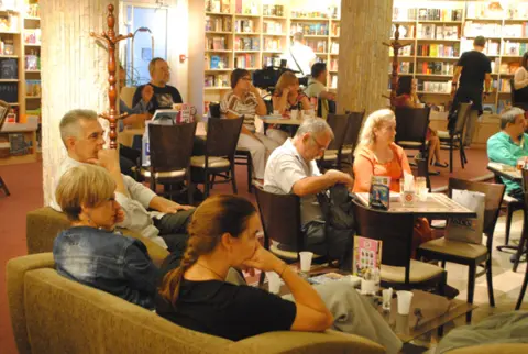 Održana promocija knjige „101 tehnika uticaja“ D. R. Gilberta - slika 1