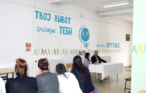 Promocija knjige „Zidanje ambisa“ u Kazneno-popravnom zavodu za žene u Požarevcu - slika 1