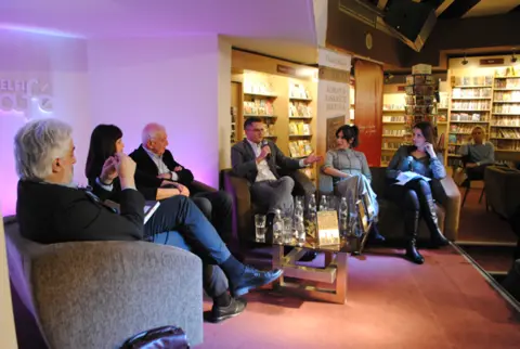 Održana osma tribina Laguninog književnog kluba - slika 1