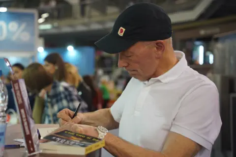 Ekskluzivno: uskoro nova knjiga vladike Grigorija – „Stranac u šumi“! - slika 1