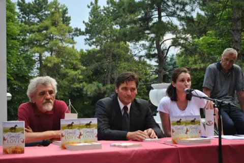 Održana promocija knjige „Božićna bajka“ Zorice Kuburović - slika 1