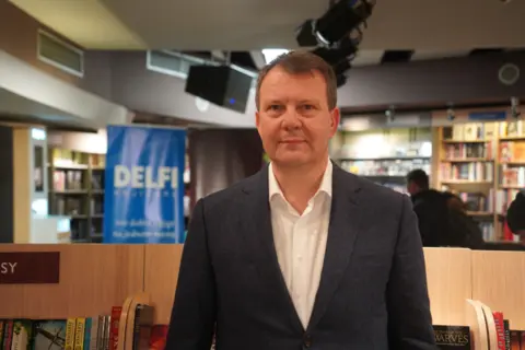 Igor Mirović: Ideali su se povukli pred interesima - slika 1