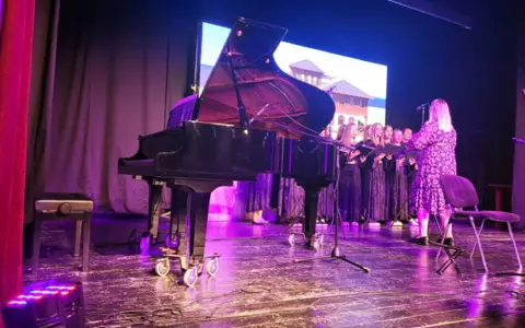 „Nebeska dvorišta“ vladike Grigorija zasijala u Bijelom Polju - slika 1