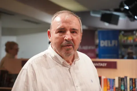 Roman o izuzetnom Beogradu i njegovim žiteljima – predstavljen roman „Zavod“ Gorana Markovića - slika 1