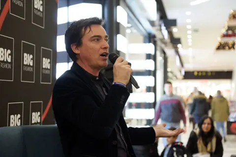 Siniša Ubović promovisao novu knjigu „Jači od bola“ u Big Fashion šoping centru u Beogradu - slika 3