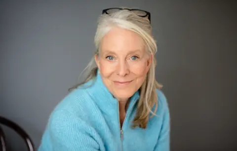 Boni Garmus: Hemiju sam morala da naučim iz udžbenika izdatog 1950-ih - slika 1