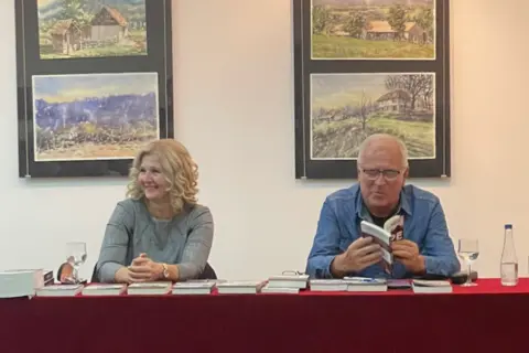 Književno veče Vanje Bulića u Doboju - slika 1