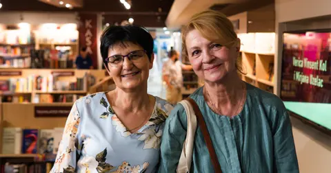 Napisale zajedno roman, a prvi put se srele na promociji - slika 1