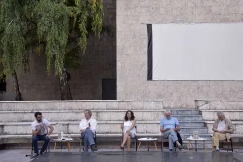 Bunt protiv mentaliteta – Predstavljena knjiga „Bunt dece socijalizma“ Dušana Vesića - slika 1