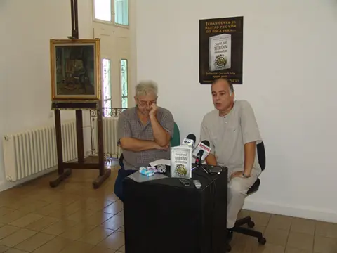 U Galeriji „Risim“ u Čačku predstavljen je novi roman Vladana Matijevića „Susret pod neobičnim okolnostima“ - slika 1