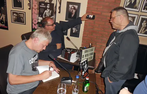 Knjiga „Između krajnosti“ promovisana u Požarevcu - slika 2