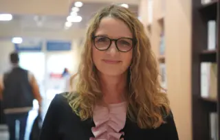 Slovenačka autorka Bronja Žakelj predstavila pred beogradskim čitaocima hit knjigu „Belo se pere na devedeset“