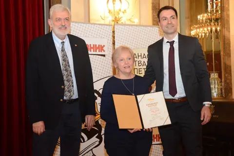 Sonji Ćirić svečano uručena Nagrada Politikinog Zabavnika - slika 1