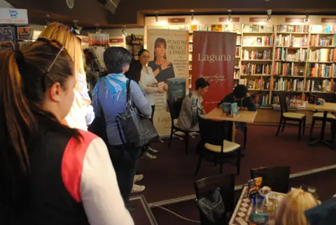 Promovisana autobiografija dr Neleta Karajlića „Fajront u Sarajevu“ - slika 1