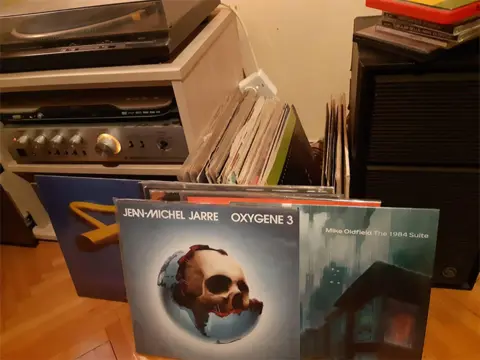 Vinili kao inpiracija - Zavirite u kolekciju ploča Dejana Stojiljkovića - slika 5