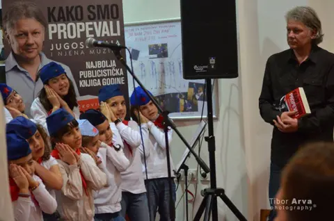 Knjiga Ivana Ivačkovića „Kako smo propevali“ predstavljena u Zrenjaninu - slika 1