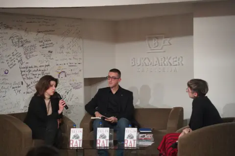 Kontroverzni autor oko kojeg se danas ponovo polemiše: Selinov roman „Rat“ bio tema Laguninog književnog kluba - slika 1