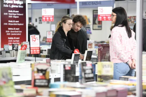 „Pomoć unesrećenom jeste najviši oblik kosmičke uloge čoveka“ – „Slučaj Vinča“ predstavljen u Galeriji ’73 - slika 1