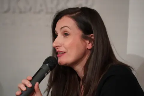 Tanja Vučković, PR menadžer u Laguni, povodom večerašnjeg 100. književnog kluba: Razgovori o knjigama su nova dimenzija uživanja u književnosti - slika 1