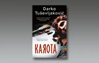 Prikaz romana „Karota“: Pripovedna lepota psihološko-istorijskog košmara