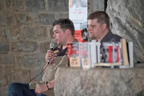 „Kainov ožiljak“ uspešno promovisan na festivalu „Grad teatar“ u Budvi - slika 1