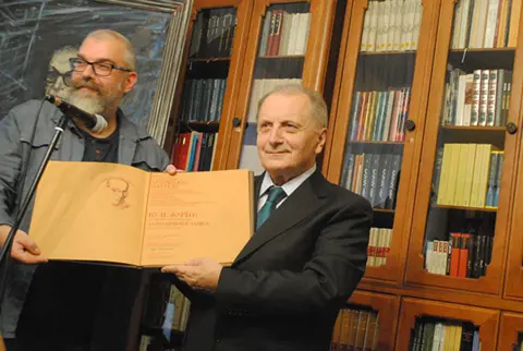 Predstavljen roman „Legenda o neosvojivom gradu“ - slika 1