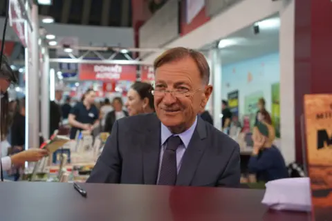 Goran Milašinović: Pisanje je lek koji ispravlja fokus - slika 1