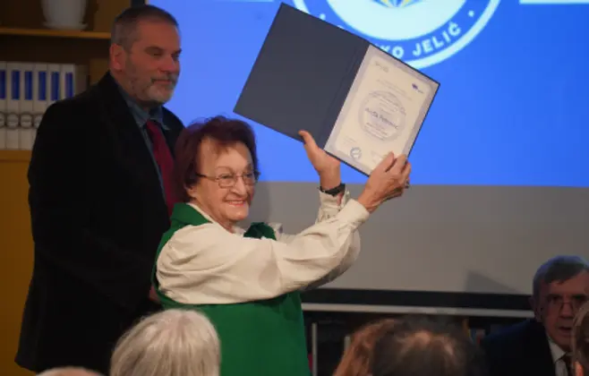 Anđa Petrović dobitnica nagrade „Branko Jelić“ za prevod romana „Bdeti nad njom“