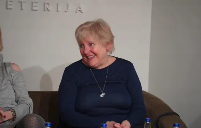 Emotivno i intrigantno – predstavljen roman Sonje Ćirić „Da li i kod tebe pljušti?“