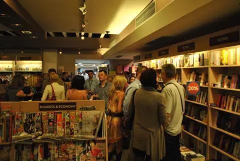 Predstavljen debitantski roman Nataše Ikonić „Ponovo s njim“ - slika 1