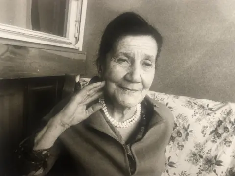 Photo-of-Desanka-MaksimoviC487-by-Ljubivoje-RC5A1umoviC4876