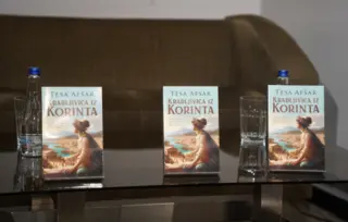Nežna i uzbudljiva priča o ljubavi, veri i oprostu: Na Laguninom književnom klubu o romanu „Kradljivica iz Korinta“ Tese Afšar