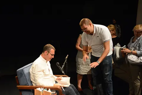 Održana promocija knjige „Pre nego što crvima kažem zdravo“ Srđana Dragojevića - slika 1