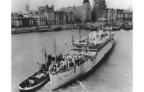 Balardov osvrt na „Carstvo sunca“ - slika 3