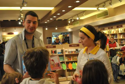 Održana tribina o romanu „Kraj samoće“ - slika 3