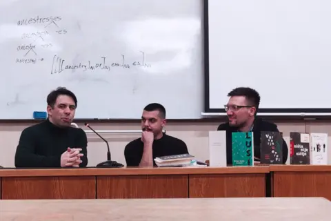 IMG-20251218-WA00712028229