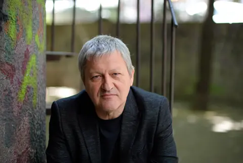 Dragan Velikić: Umetnost nas jača, umetnost nas menja - slika 1