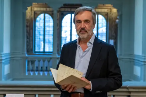 Karlo Veče o romanu „Katerinin osmeh“: Majka Leonarda da Vinčija je simbol svih žena koje se bore za svoju slobodu i protiv nasilja - slika 1