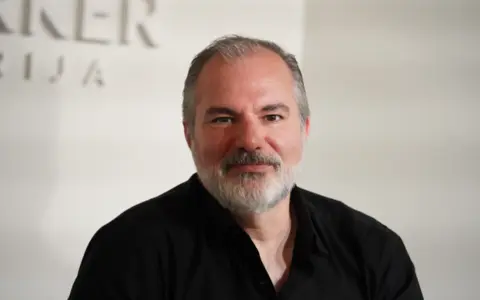 Piter-V.-Bret-2023-1-2