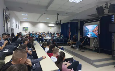 Knjiga „Veštica Saga i vampirski komarci“ predstavljena u Valjevu - slika 2