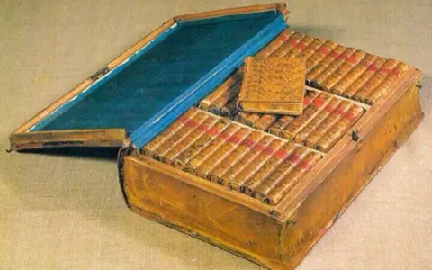 Napoleonov „Kindl“: Otkrijte minijaturnu putujuću biblioteku koju je car nosio sa sobom u vojne pohode - slika 1